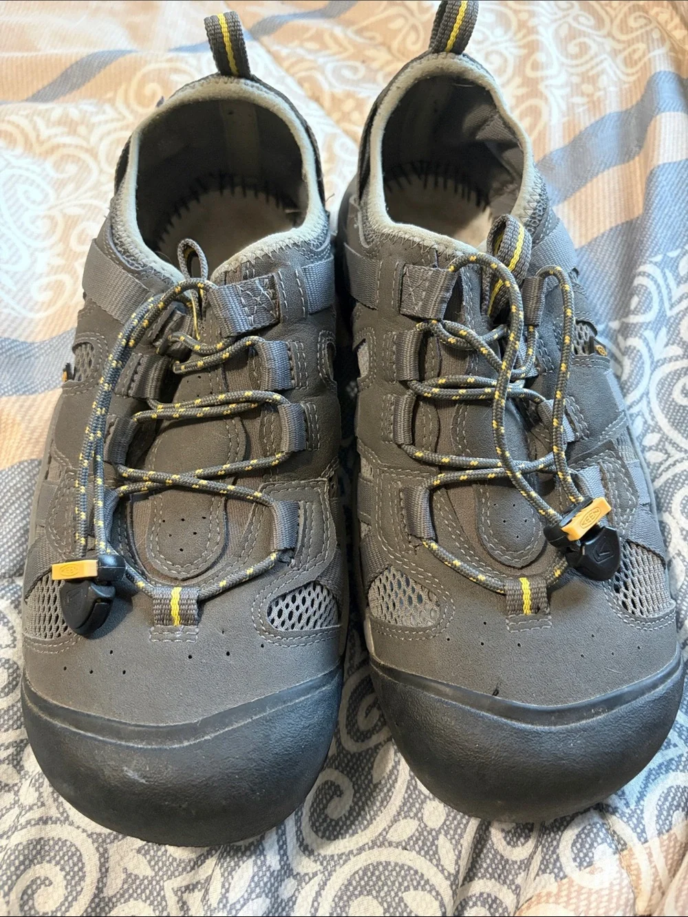 KEEN McKenzie Shoes Men's Size 9.5 Outdoor Black/Gray Waterproof Performance